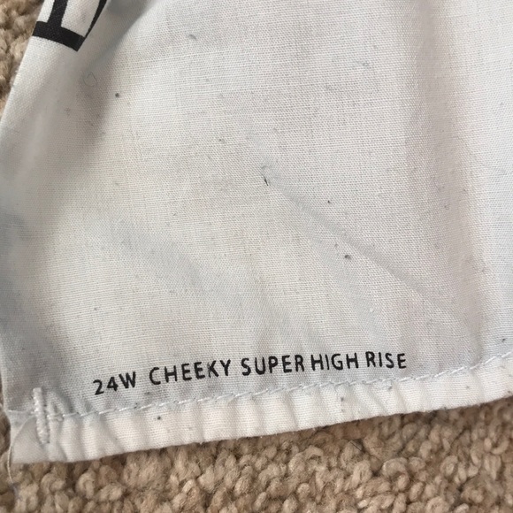 SOLD 🌜 - Picture 4 of 5